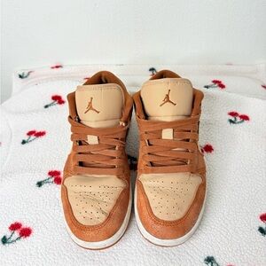 Jordan Sneakers in Tan and Brown
